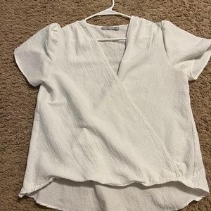 Xl BKE WHITE FLOWY SHIRT